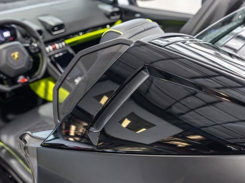 Used 2022 Lamborghini Huracan EVO RWD image 30
