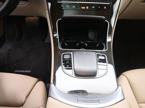 Used 2022 Mercedes-Benz GLC 300 w/ Premium Package Lite image 14