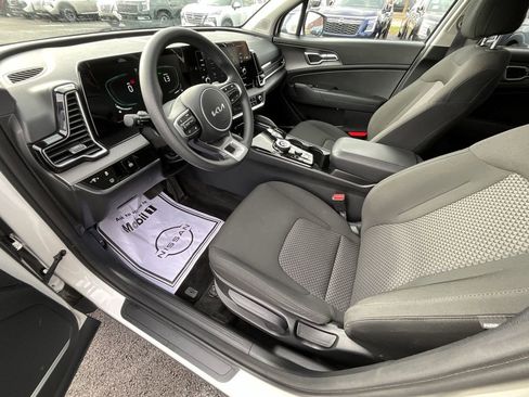 Used 2023 Kia Sportage LX image 29