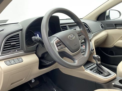 Used 2018 Hyundai Elantra SEL FWD image 10