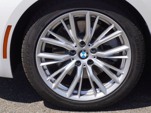 Used 2023 BMW 330i Sedan RWD image 4