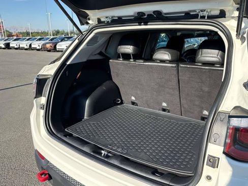 Used 2018 Jeep Compass Trailhawk w/ Cold Weather Group AWD/4WD image 16