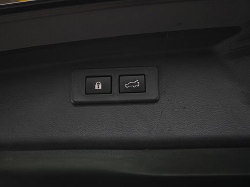 Used 2025 Subaru Outback Touring w/ Popular Package #2 AWD/4WD image 18