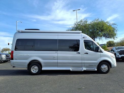 Used 2024 Mercedes-Benz Sprinter 3500 image 4