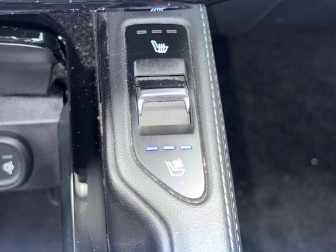 Used 2024 Kia Telluride EX w/ EX Captain's Chair Package FWD image 7