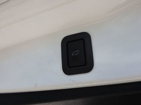 Used 2017 Toyota Highlander XLE image 35