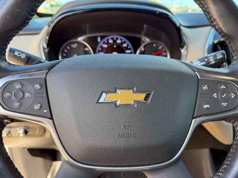Used 2022 Chevrolet Traverse Premier image 24
