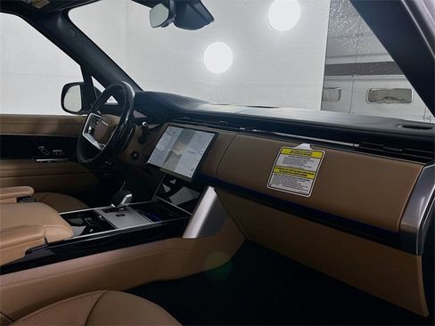 New 2025 Land Rover Range Rover Long Wheelbase SE image 29