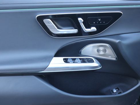 New 2025 Mercedes-Benz E 53 AMG e 4MATIC Sedan image 12