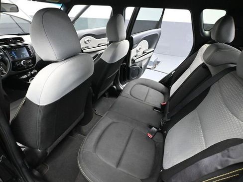 Used 2016 Kia Soul + w/ Audio Package image 37