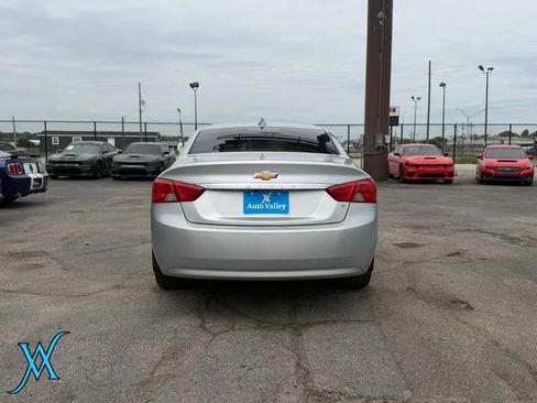 Used 2018 Chevrolet Impala LT w/ LT Convenience Package FWD image 6