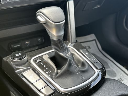 Used 2024 Kia Seltos EX FWD image 32