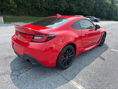 Used 2025 Toyota GR86 Premium w/ Performance Package RWD image 5