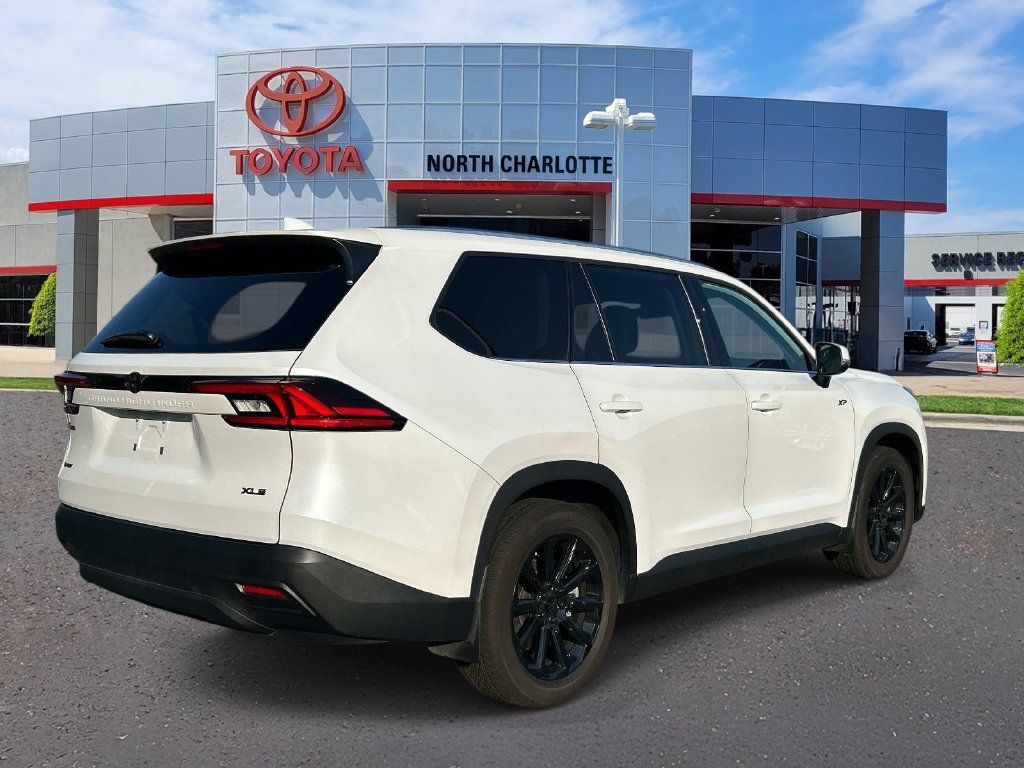 Used 2026 Toyota Grand Highlander XLE FWD image 8