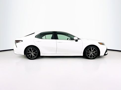 Used 2024 Toyota Camry SE FWD image 10