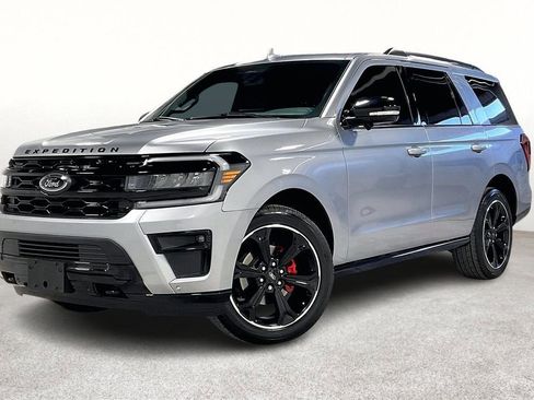 Used 2024 Ford Expedition Limited image 14