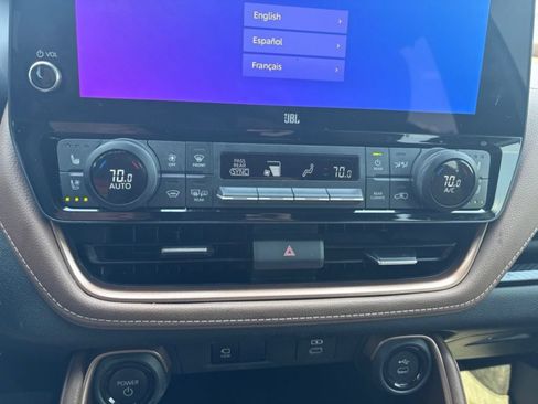 Used 2024 Toyota Grand Highlander AWD Hybrid image 15