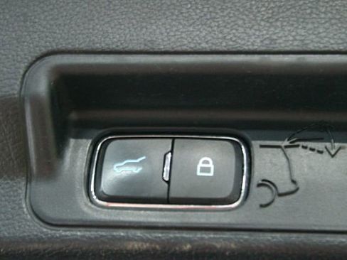 Used 2020 Ford Explorer ST image 18