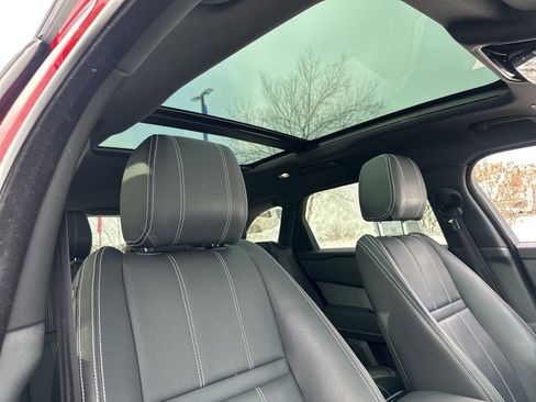 Used 2022 Land Rover Range Rover Velar R-Dynamic S image 28