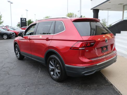 Used 2022 Volkswagen Tiguan SE AWD/4WD image 3