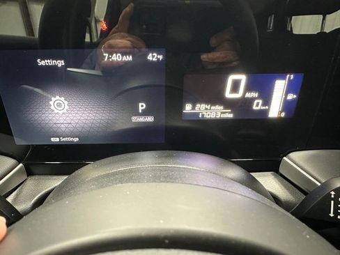 Used 2025 Nissan Kicks S AWD/4WD image 23
