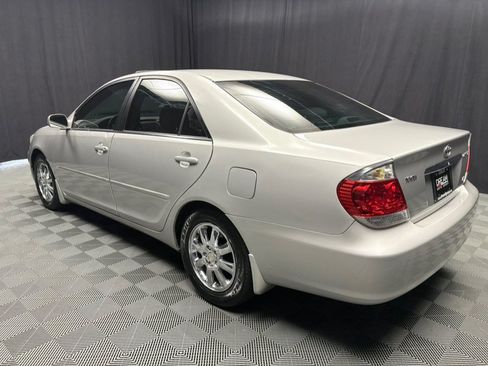 Used 2006 Toyota Camry XLE FWD Sedan 3.0L 6-Cyl image 3