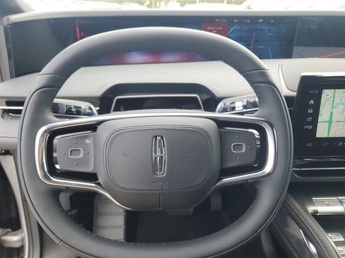 New 2025 Lincoln Nautilus Reserve image 23