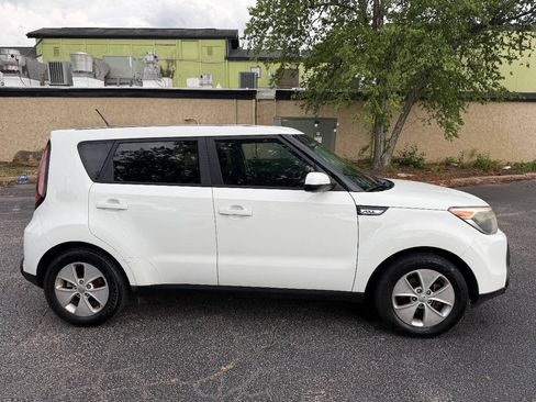 Used 2016 Kia Soul FWD image 8