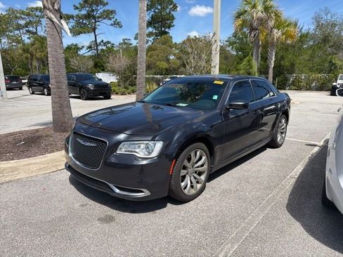 Used 2019 Chrysler 300 Touring L w/ Quick Order Package 22F image 1