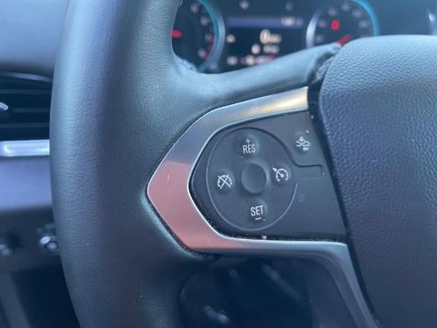 Used 2023 Chevrolet Traverse LT image 8