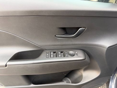 Certified 2025 Hyundai Kona SEL image 29