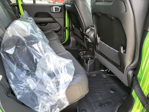 New 2025 Jeep Gladiator Sport image 11