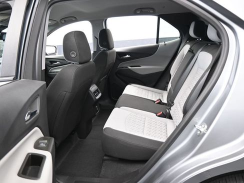 Used 2024 Chevrolet Equinox LS FWD image 27