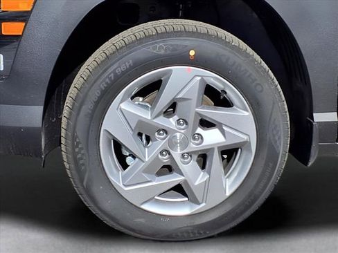 New 2026 Hyundai Kona SE image 12