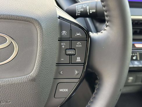 Used 2024 Toyota Prius XLE FWD image 12