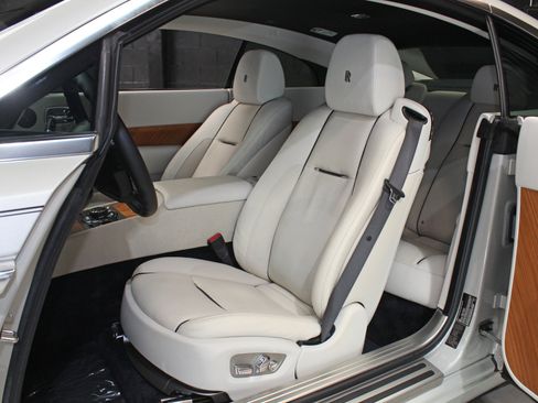 Used 2014 Rolls-Royce Wraith RWD image 46