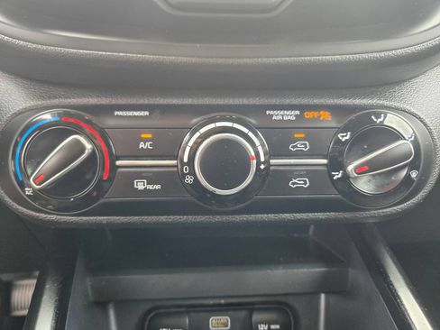 Used 2024 Kia Soul LX FWD image 15