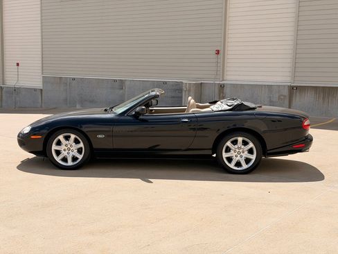 Used 2000 Jaguar XK8 Convertible RWD image 6