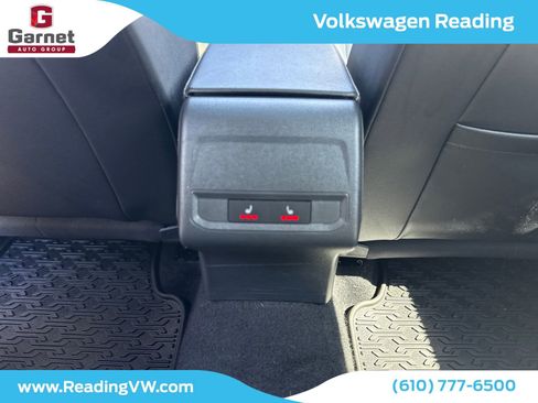 Certified 2021 Volkswagen Jetta R-Line w/ R-Line Cold Weather Package FWD image 39
