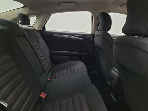 Used 2017 Ford Fusion SE w/ Fusion SE Technology Package image 19