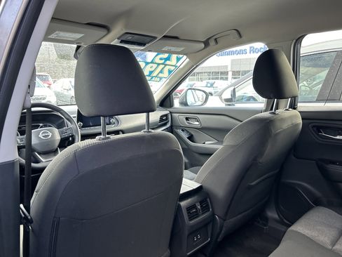 Used 2025 Nissan Rogue SV image 16