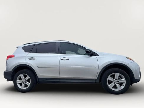 Used 2013 Toyota RAV4 XLE FWD image 7