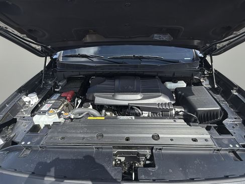 Used 2024 Nissan Titan PRO-4X image 16