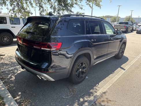 Used 2024 Volkswagen Atlas Peak Edition SE AWD/4WD image 4
