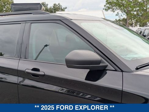 New 2025 Ford Explorer Active w/ Active Comfort Package image 11