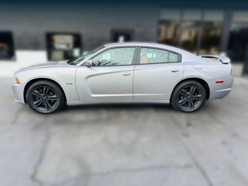 Used 2014 Dodge Charger R/T image 2