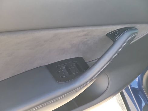 Used 2021 Tesla Model Y Long Range AWD/4WD image 17