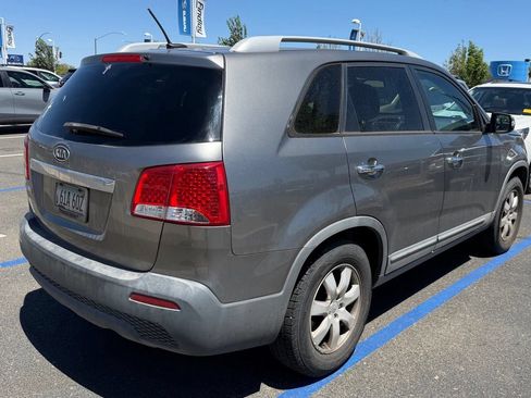 Used 2012 Kia Sorento LX w/ Third Row Pkg FWD image 7