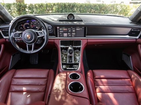 Certified 2020 Porsche Panamera GTS image 12