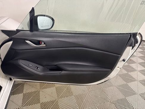 Used 2016 MAZDA MX-5 Miata Sport image 18